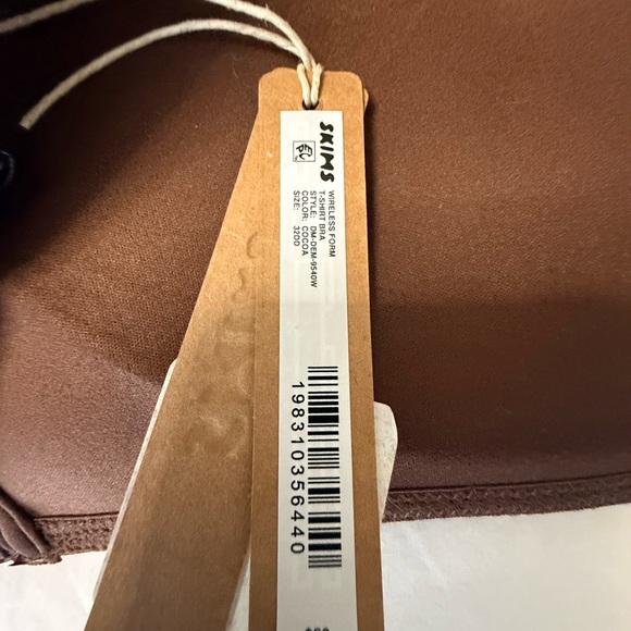 SKIMS Cocoa Wireless T-Shirt Bra - Picture 4 of 4